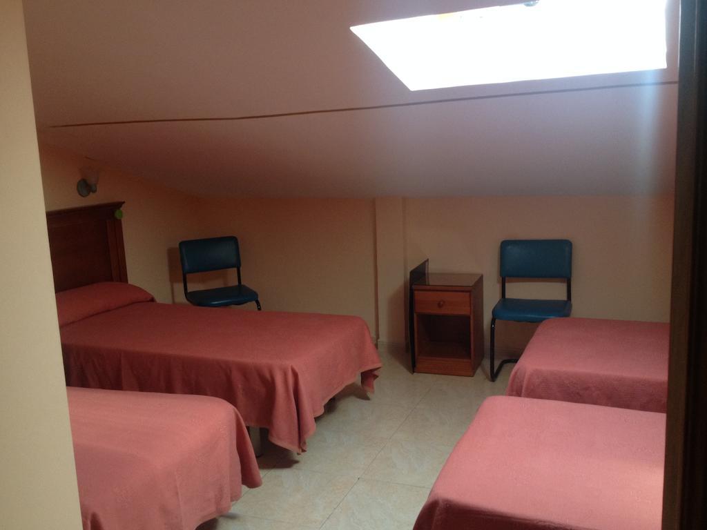 Hostal González Guadarrama Habitación foto