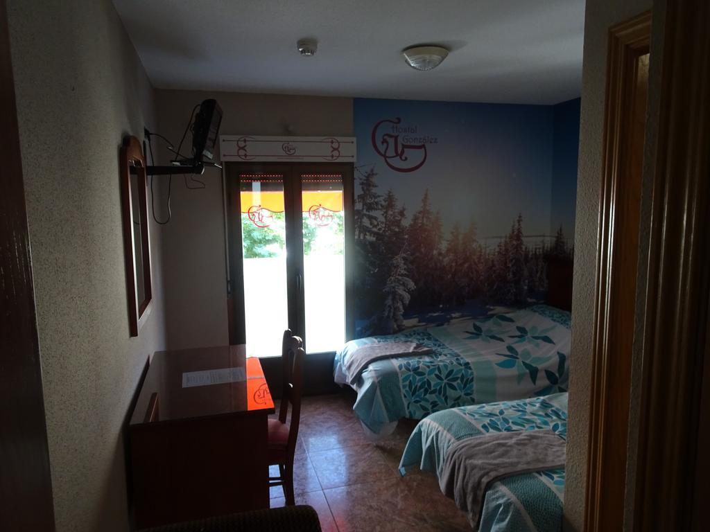 Hostal González Guadarrama Exterior foto
